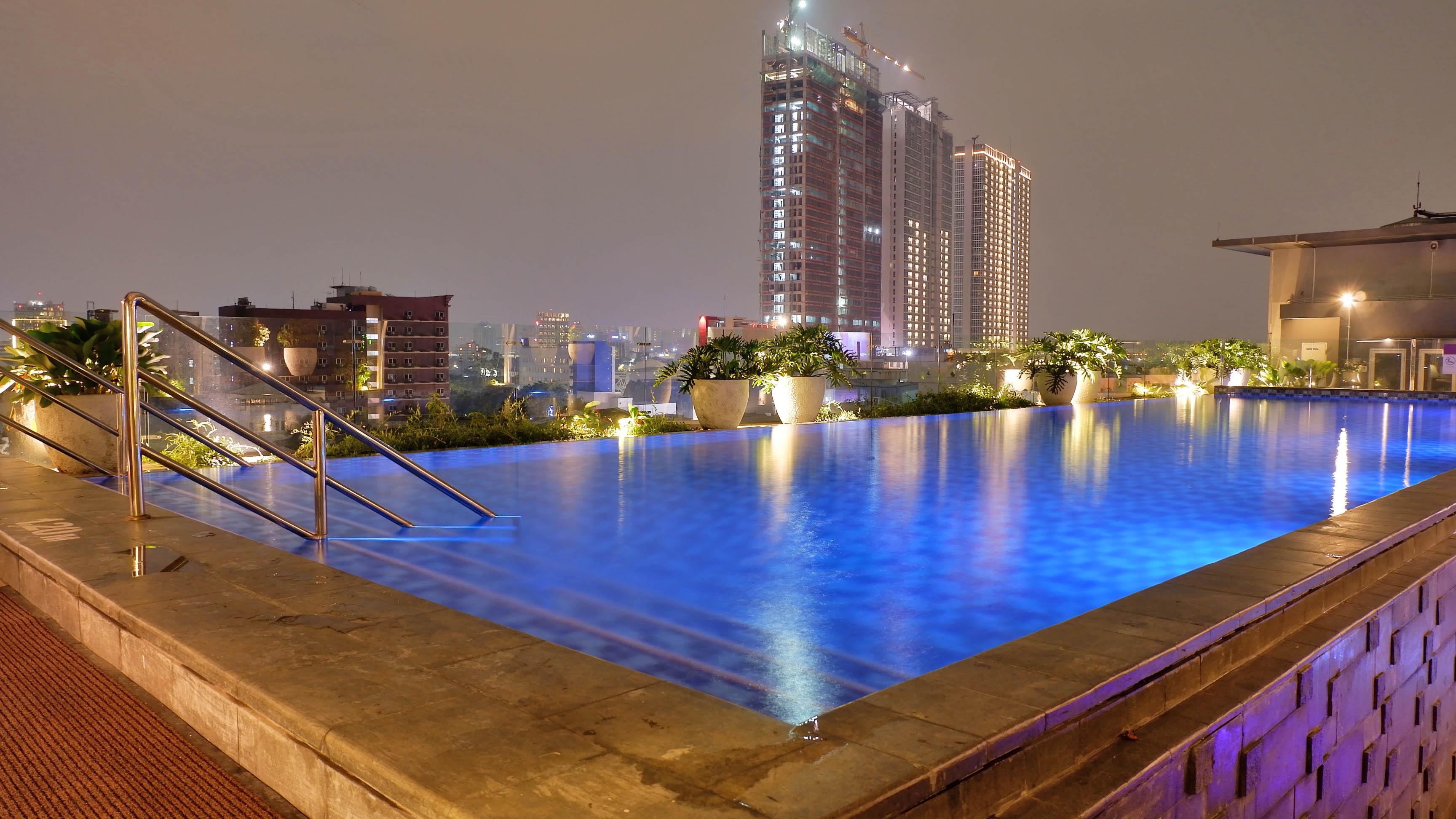 Mercure Jakarta Cikini Esterno foto