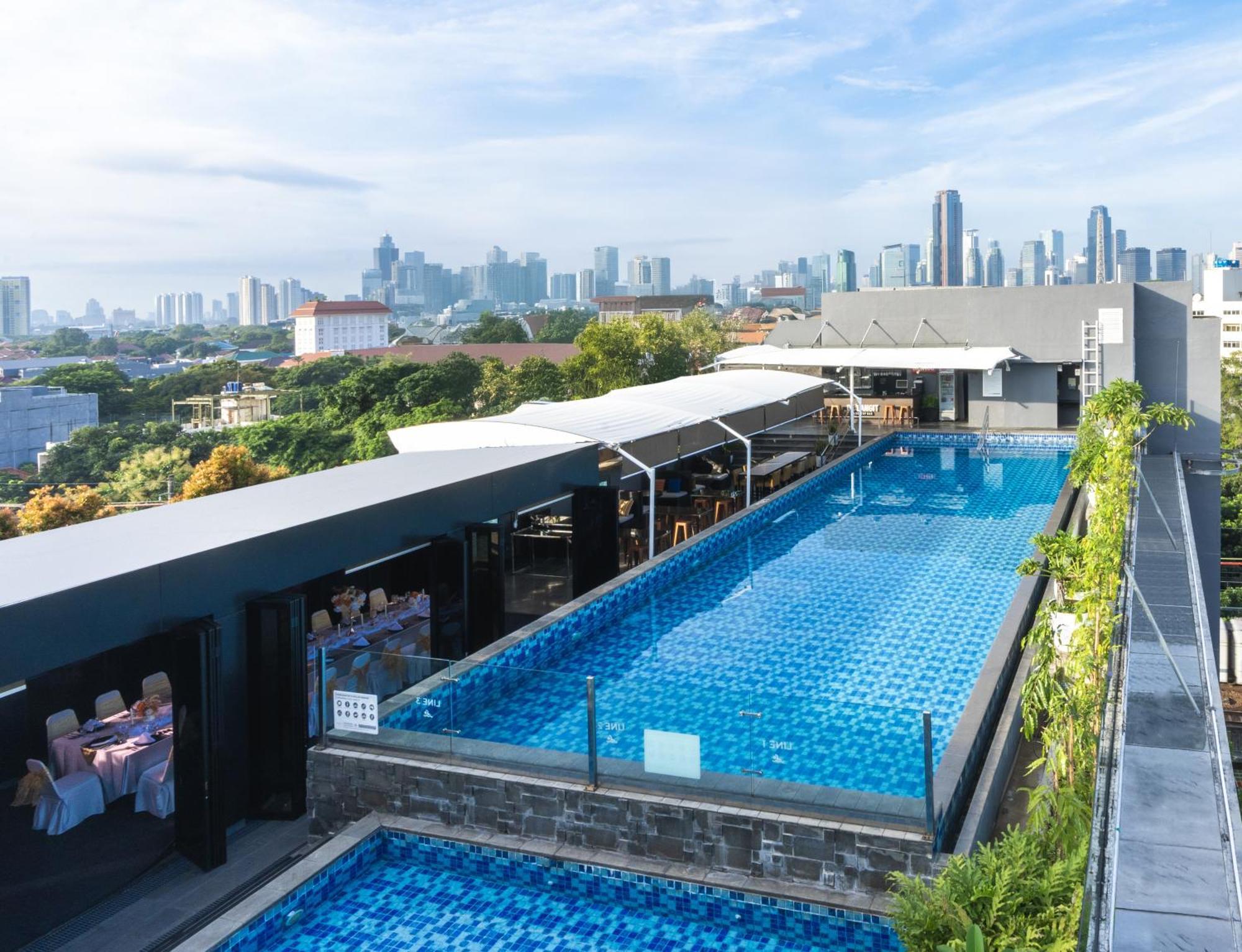 Mercure Jakarta Cikini Esterno foto